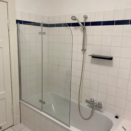 Ankerplatz Im Historischen Burghof *