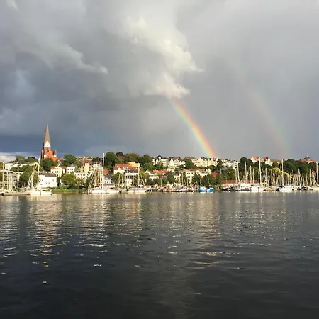 Ankerplatz Im Historischen Burghof