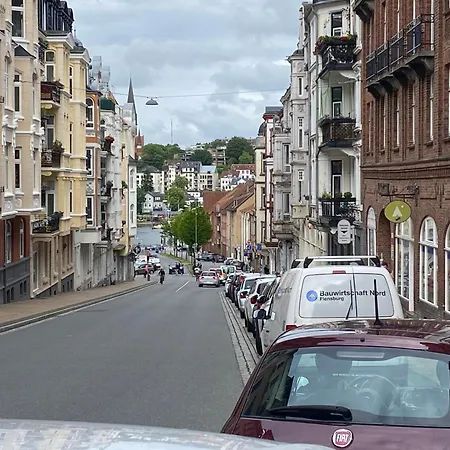 Ankerplatz Im Historischen Burghof Φλένσμπουργκ